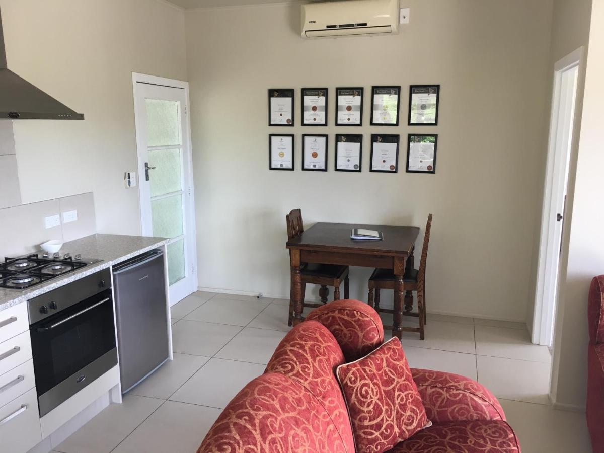 Tuki Vineyard Cottage Havelock North Extérieur photo